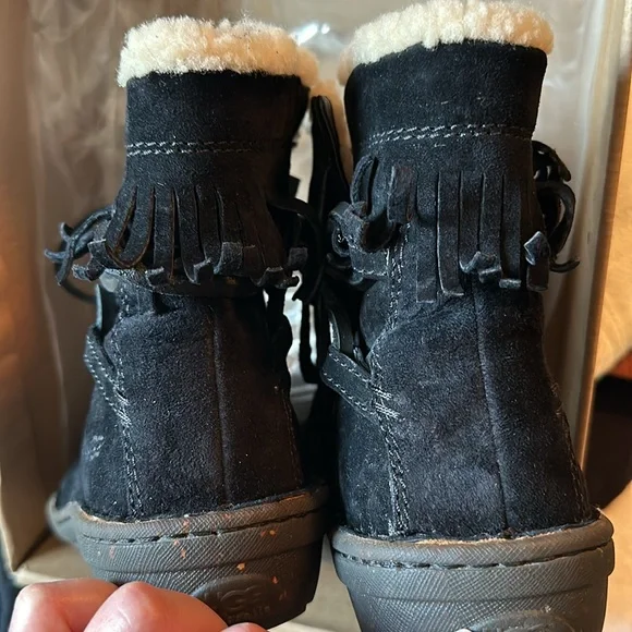 Ugg Boots - Picture 6 of 6